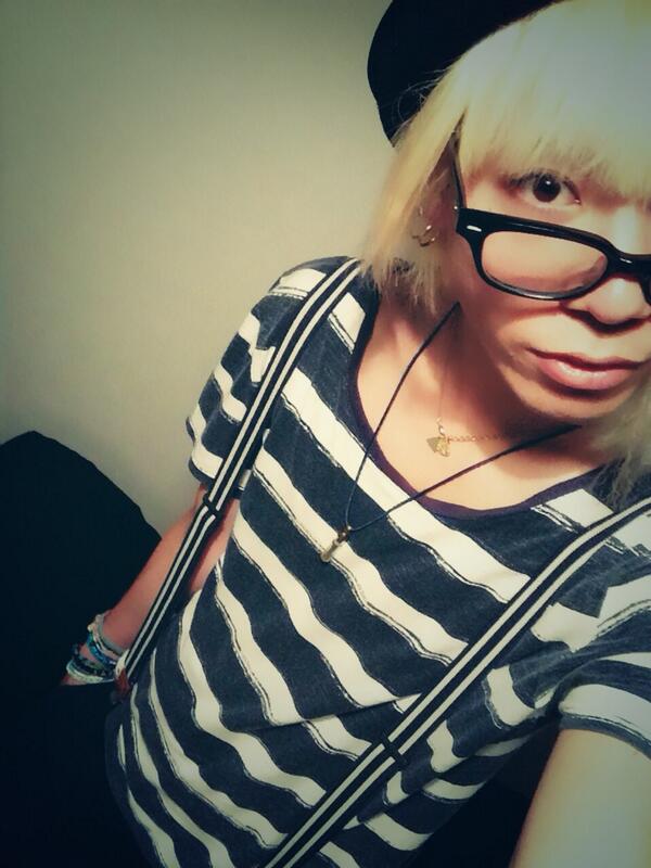 Slhシラハン アルバム Jack リリース Pa Twitter ただいま W ノ 今日はサスペンダーの気分だったから 久々にボーダーとか着てみた S゚ ゚ S このガラス管素敵なんす 中に香水入れると適度に香りを放つ仕組みになってるんでやんす Http T Co Ca4bvilrvm Twitter Slhシラハン アルバム Jack リリース Pa Twitter ただいま W ノ 今日はサスペンダーの気分だったから 久々にボーダーとか着てみた S゚ ゚ S このガラス管素敵なんす 中に香水入れると適度に香りを放つ仕組みになってるんでやんす Http T Co Ca4bvilrvm Twitter