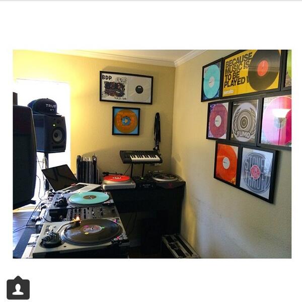 DJFUMO's tweet photo. My #skratchlab #studio #skratch #turntablism #DJFUMO http://t.co/btaaVtDENU