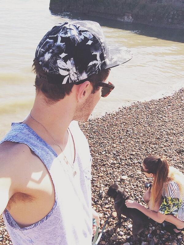 AlfieDeyes's tweet photo. Walking Edgar along the beach with @ZozeeBo http://t.co/Mya41EaNMa