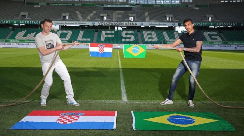 Bp8sTr1IgAErhqT.jpg:large