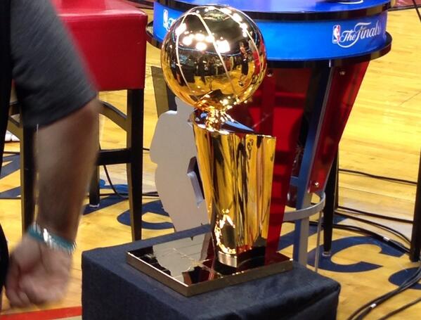 ESPNNBA's tweet photo. There's a special guest in the house tonight for the #NBAFinals. http://t.co/dGPNtfKJIh