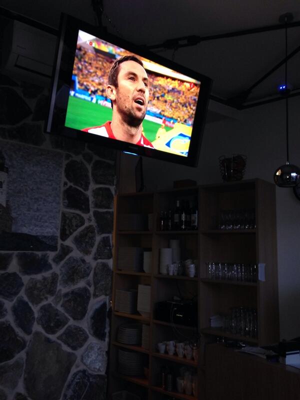 Gezellig iets eten bij constantijn en mis niks van het WK! Zichtbaar vanaf het terras !!