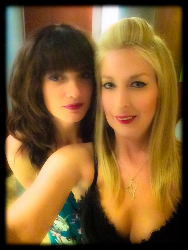 Libsta1's tweet image. Can't wait for #girlsnight 👩🍸👸 #besties