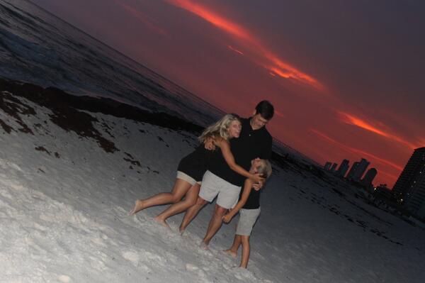 awj73's tweet image. PERFECTION #dspdads deepsouthpout @gshermanclothes @TFstarkville @929_Coffee @lovepoppyjewels @StarkvilleGrill