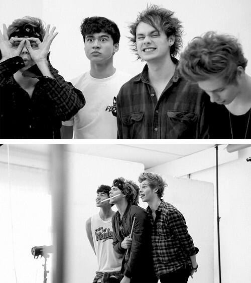 omgmackenzieee's tweet photo. “@xmichaelsponyx: Quote this with the first 5SOS pic you save, here its mine http://t.co/62Z7aSYESZ” http://t.co/N8chVPw6Xi