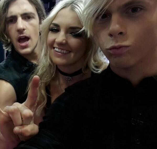 Riker_Lynch__'s tweet photo. Part of my family ♥ http://t.co/Cg1kcTk91x