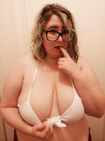 See me in action here @clips4sale #picswithclips #bbw  #cleavagethursday http://t.co/iH9rXnhBqM http://t