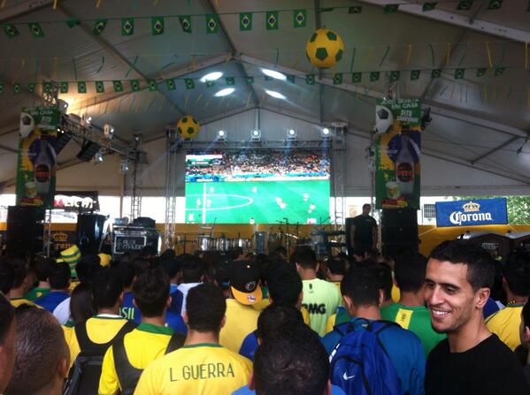 PaulP196921's tweet photo. The only way to watch the World Cup!!! http://t.co/BtzWHxX4tz