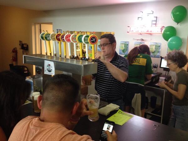 Beerstaindlettr's tweet image. #FUSandy release event at Flying Fish.