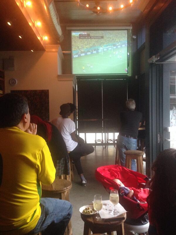 bodegamalasana's tweet photo. Watch the copa mundial here! #WorldCup2014 http://t.co/QsyKtJjqFs