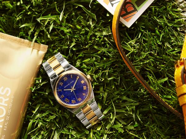 MichaelKors's tweet image. For halftime, overtime, anytime. bit.ly/1kPmpvs #WhatsInYourKors