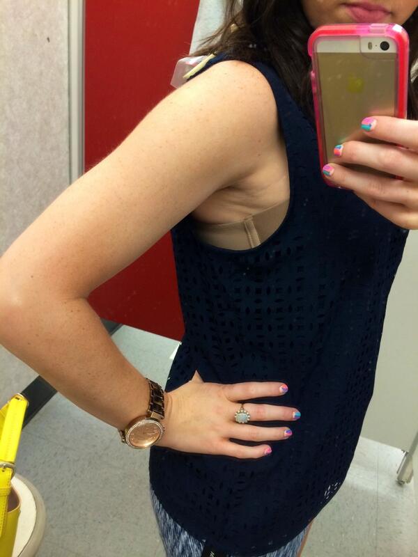 hey_its_rachel's tweet image. Reason why I can&apos;t wear sleeveless... #petiteproblems