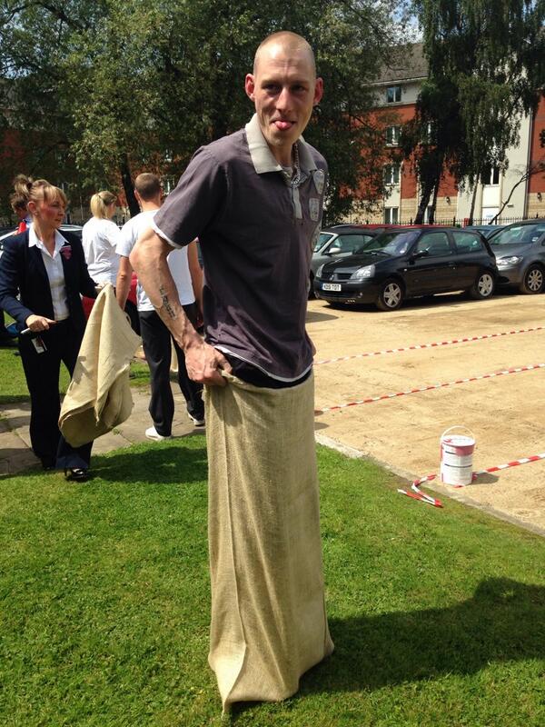 MrsOmCfC's tweet photo. Sports day at work 😝 http://t.co/wFx9aH3hBL