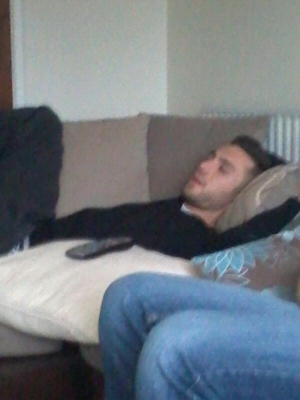 dan__burns's tweet photo. typical @fabz1987 sleeping on a saturday night during championd league final @AnthonyGuacci http://t.co/C5XQGtKcgE