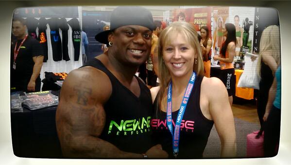 JeCcA28's tweet photo. Awesome day #torontoprosupershow expo! If your coming tomorrow, stop by the #newageperformance and GET YOUR BITE ON! http://t.co/TX8gPsXbHk