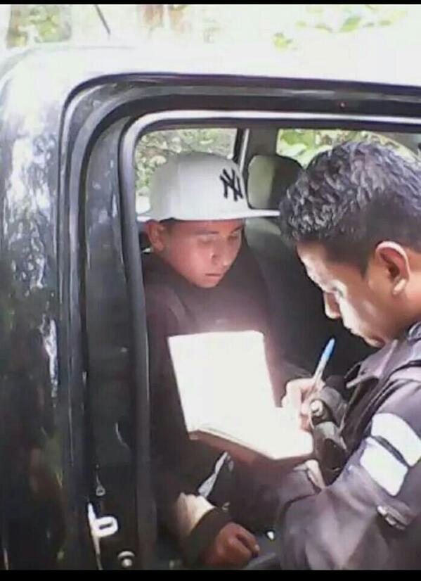 OdalysBran's tweet photo. @luisoveja @prensa_libre No hay q permitir q nuestro pueblo sea inseguro. Este es el menor, presunto extorcionador http://t.co/IXEzchF1Pu