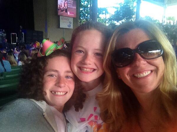 marytcook's tweet photo. #kissconcert #selfie http://t.co/PEEXubuW4y