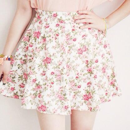 Get to wear my new skirt to movie day. 😄😄