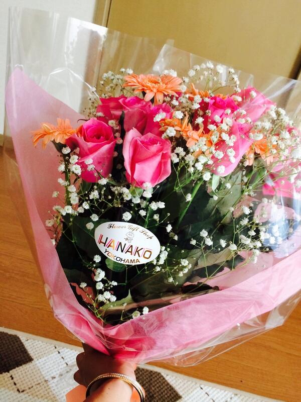 宮坂楓 そういえば バイト先の人が応援してくれたり 花束くれた こんなに大きな花束もらったの初めて わたしは幸せものです Http T Co Jjovzmtfow 宮坂楓 そういえば バイト先の人が応援してくれたり 花束くれた こんなに大きな花束もらったの初めて わたしは幸せものです Http T Co Jjovzmtfow