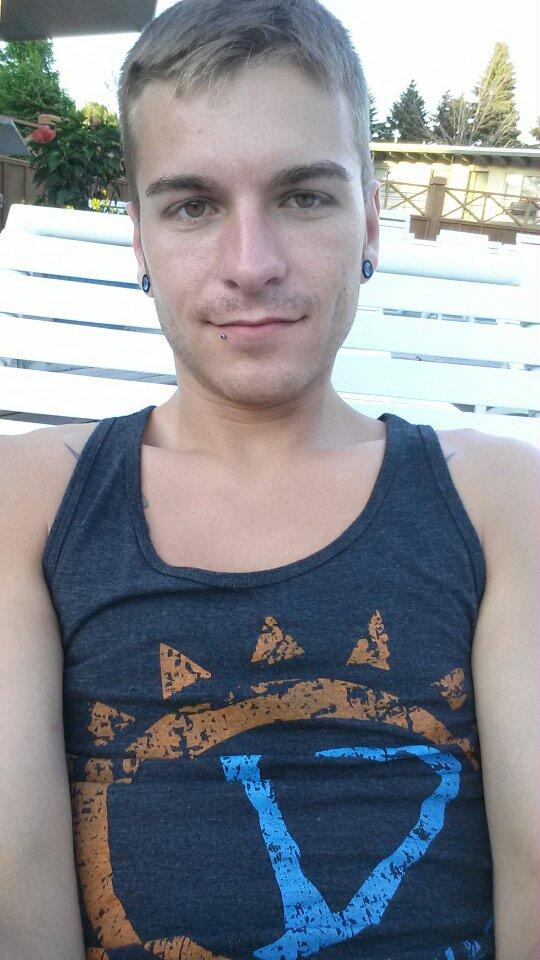 DunesBoyTyler's tweet photo. I'll be working the patio at the @dunesresort in at 9pm! :) http://t.co/4ElmwiOuMo
