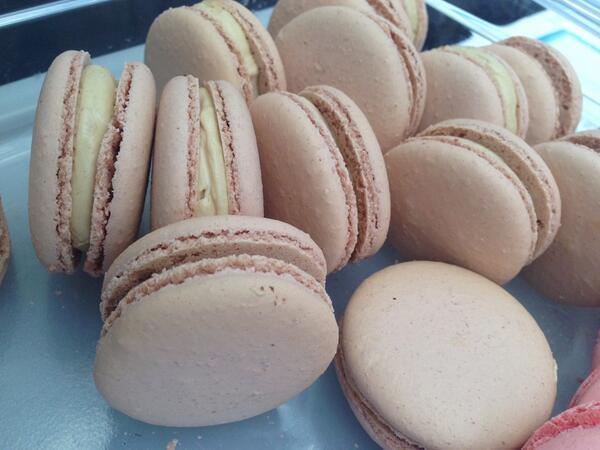 hawkersmarket's tweet photo. #eatbuzz get down to #hawkersmarket @clairelivia #macrons #eat @eatvancouver http://t.co/qe8w1vNxWX