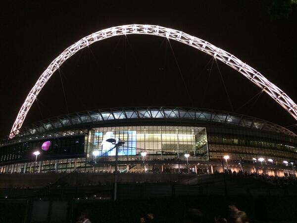 CONNO7777's tweet photo. #FrochGroves2 what a night http://t.co/pZprHdFxZr