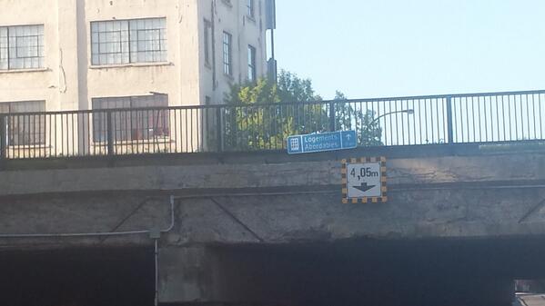 Pourquoi les #HLM sont-ils annoncés? Est-ce une #attraction #touristique? #homa #hochelaga #urbanisme #signalisation