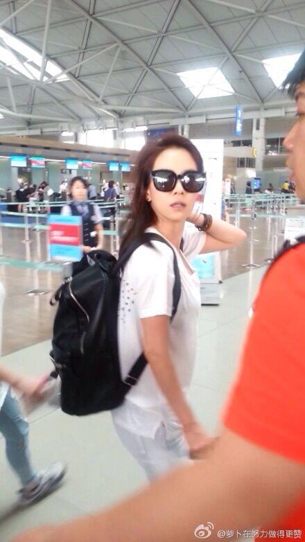 JiHyo sets off from Incheon to Indonesia for the Asia Dream cup (cr as tagged) 2