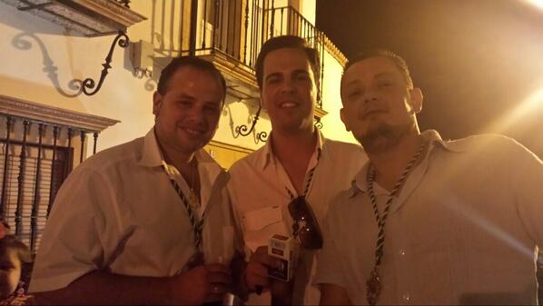 ChariBlas's tweet photo. Romerito q bien se lo han pasado @ANTONIOHUEL  y pimo y moi juanjes http://t.co/f8KhV0lf8g