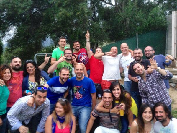 SixtiesAlg's tweet photo. Día genial!!! #barbacoa #farandulina #atope @mateito86 @valek8_ @Monxo86 http://t.co/Sfmr6ANhNC