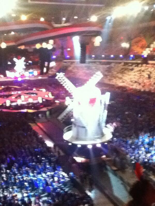 cfcguido11's tweet photo. #toppers #toppersinconcert #Toppers2014 was top nu slapen x http://t.co/g921oI98DW
