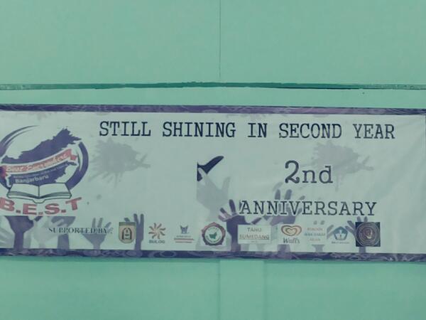 BestBorneo's tweet photo. Lomba hari pertama http://t.co/qEdi5qjKBU