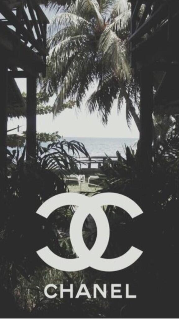 radicalheaders's tweet image. chanel lockscreen.