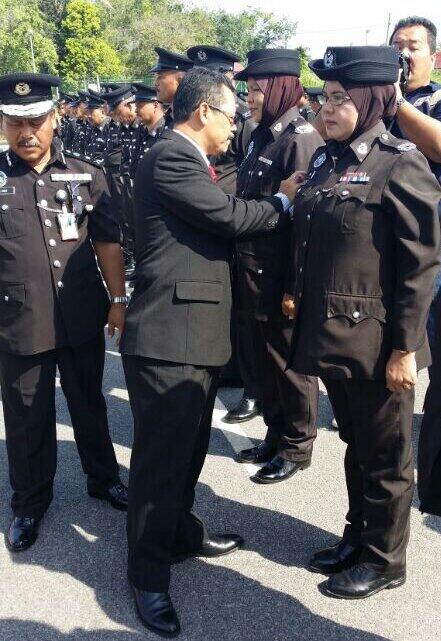 Antara penerima kenaikan pangkat TBBK Penjara &amp; Parol Kelantan <a href="/KPPenjara/">KPPenjara</a> <a href="/penjaramalaysia/">Penjara Malaysia</a> <a href="/KDNPUTRAJAYA/">KDN🇲🇾</a> <a href="/PPAMachang/">PPAMachang</a>