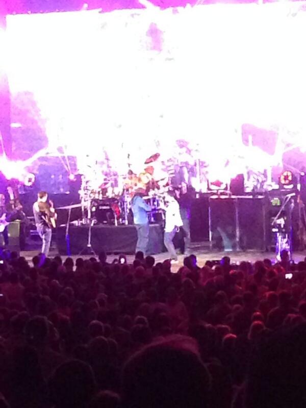 jfitz2's tweet image. Dave and Boyd killing it Boyd you killed that solo #DMBSPAC @davematthewsbnd @bt_dmb