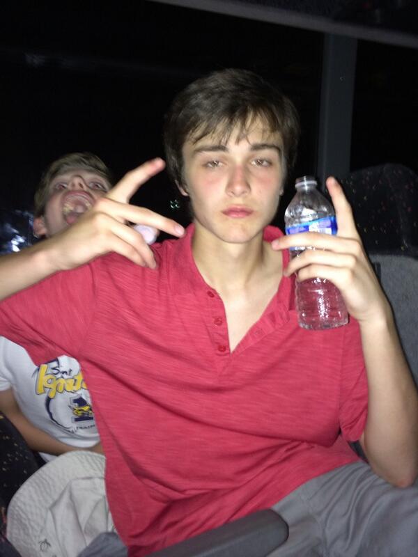 MattHunt1331's tweet photo. St Chris raged so hard in the dinner cruise #LifeOfTheParty http://t.co/cL0O6k9d2o