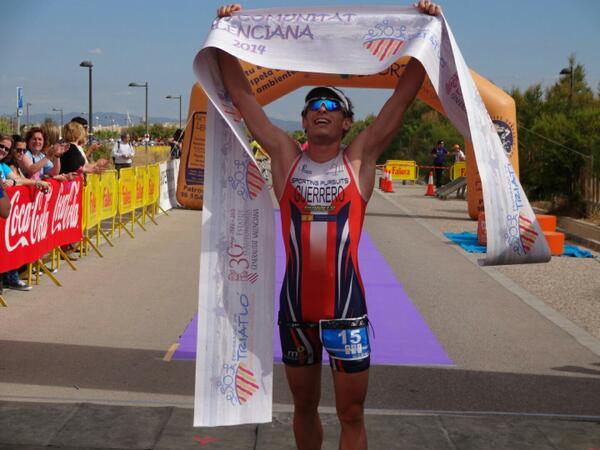 TriatloCV's tweet photo. Amancio Guerrero @aguerreroromero Campeón Autonómico Universitario en TriPinedo @acorrecuita Felicidades! http://t.co/MHQLau9YAV