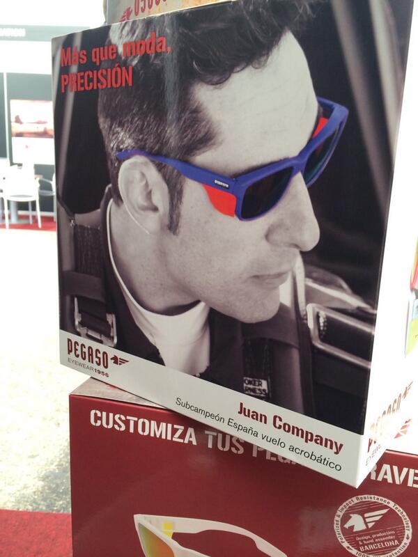 SanchezNur's tweet photo. En Lleida @CompanyJu @PEGASOEyewear @LleidaAirChlnge #CEVA #vueloacrobatico http://t.co/5LocfZZ5HD