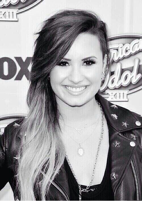 PostBadLovatic's tweet photo. Princess <3 http://t.co/FgaRfhFjfk