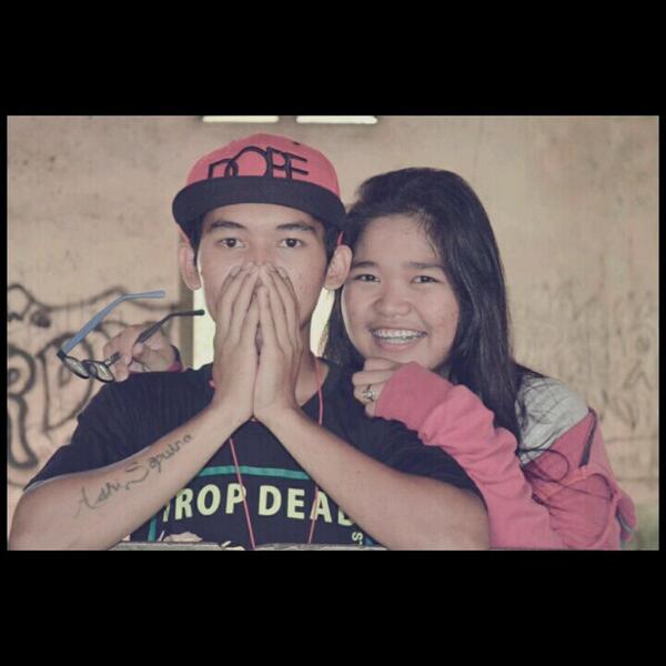 AputraP's tweet photo. With my wife @AnggeraPR ♥ http://t.co/4hVamcjquC