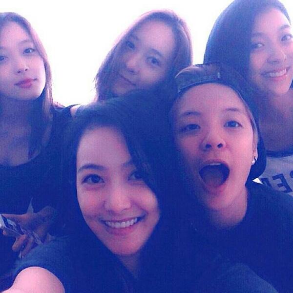 lunarian812's tweet photo. 에프엑스 사랑해 !!! ♥♥♥ http://t.co/YfPzzQkTj6