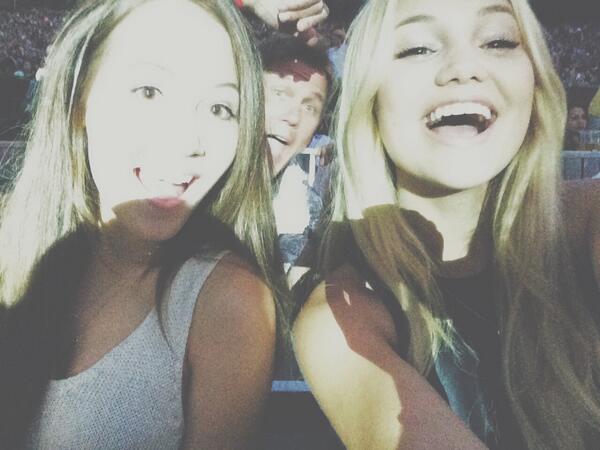 GomesDallas's tweet photo. "@olivia_holt: http://t.co/gsFgij9xZb" Selfie Contest