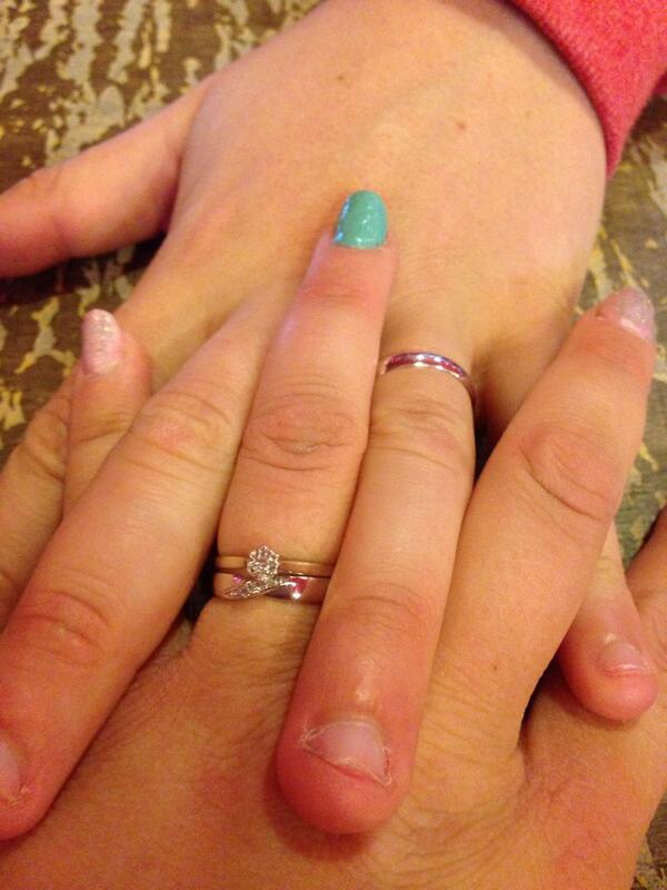 JustKayleighD's tweet photo. Marrrriiiieeeedddd =D @Antos_87 #Mrs #soinlove http://t.co/xs26ToTwAE