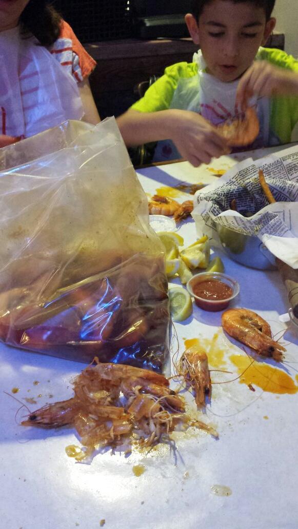 IGotU_B_Abe's tweet photo. Kickin KAsian on Reseda Blvd...
.food is served in a bag http://t.co/6zcG77TgDN