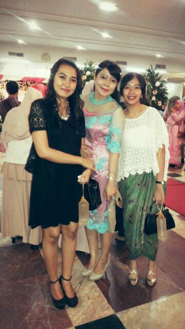 MarianaAyu's tweet photo. My besties.. @putriinovaliza @yuliadj http://t.co/hVsUA9jCox