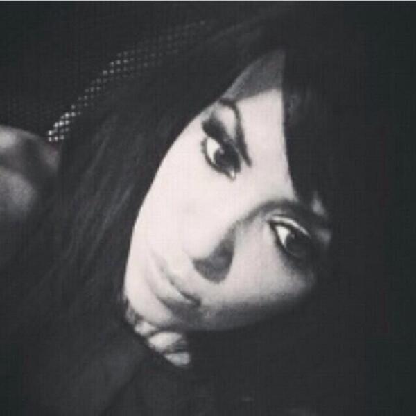 ItsLaylawwe's tweet photo. Pouting ..... Selfie #lol #LotsOfLayla π http://t.co/J384OllilN