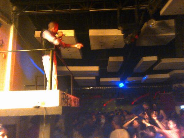 FABIANVALERO's tweet photo. @HECTORFALA con el cariño de la gente lo mas importante para un artista @ARTSFV http://t.co/rQG0DAJVHM