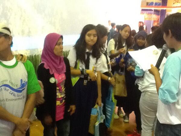 Adik2 pemenang Game Pembela Rimba 1 :) #greenwebID #PLI2014