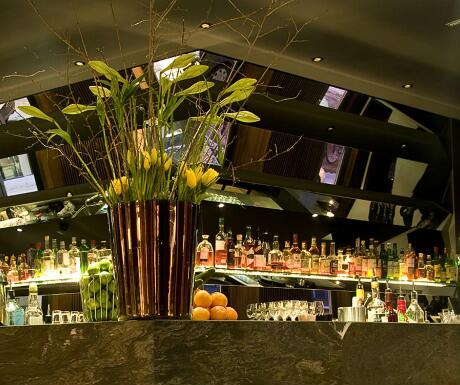 luxurytravel's tweet image. Top 5 cocktail bars in #Berlin ~ bit.ly/1ksCcLB
