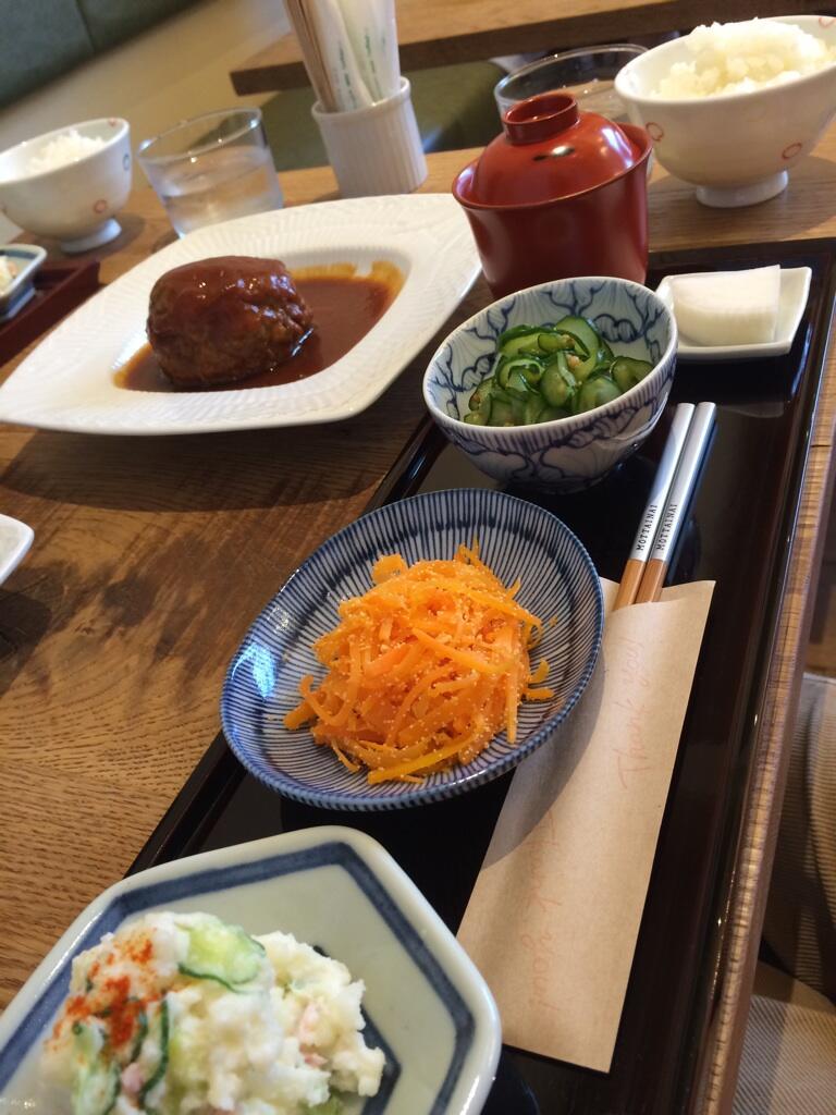 Enomenmen クッキングパパの食べ歩き 本日は箕面市のbanzai Cafeです ヘレンさんのハンバーグ 頂きました こちらのお肉は箕面市内 お肉のたか橋 本店さんのお肉を使用 素材は良いです 煮込みハンバーグですが 家庭的 Enomenmen クッキングパパの食べ歩き 本日は箕面市のbanzai Cafeです ヘレンさんのハンバーグ 頂きました こちらのお肉は箕面市内 お肉のたか橋 本店さんのお肉を使用 素材は良いです 煮込みハンバーグですが 家庭的